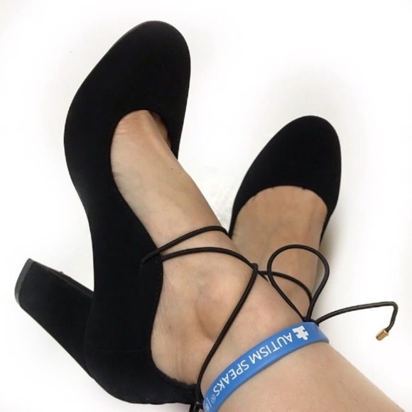 Shoes - Faux suede 7.5 lace up chunky heel